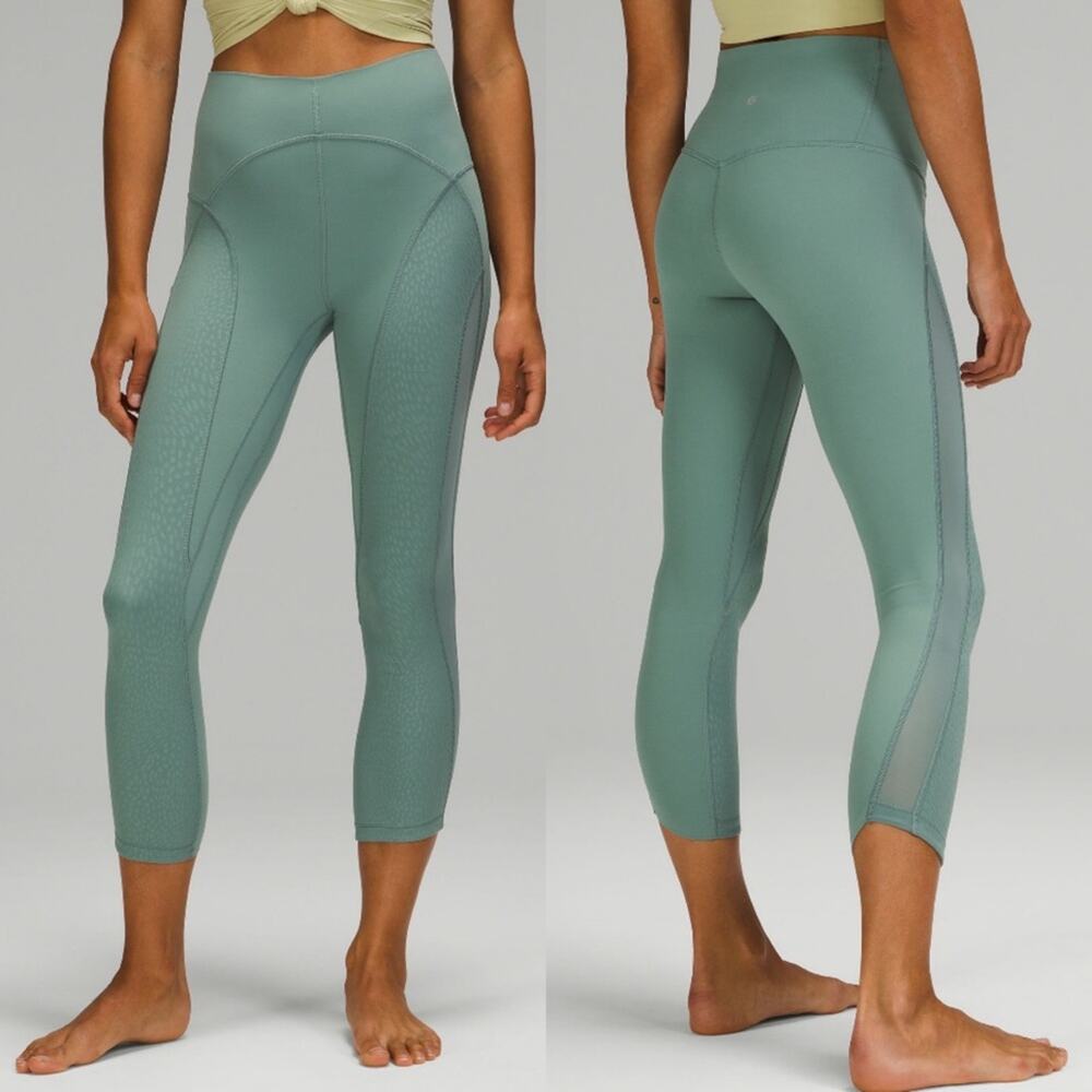NWT Lululemon Nulu and Mesh MR Yoga Crop 23” Sz 12